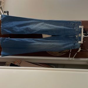 MOTHER denim jeans in the style “The Doozy” and in the wash “I welt my pants”